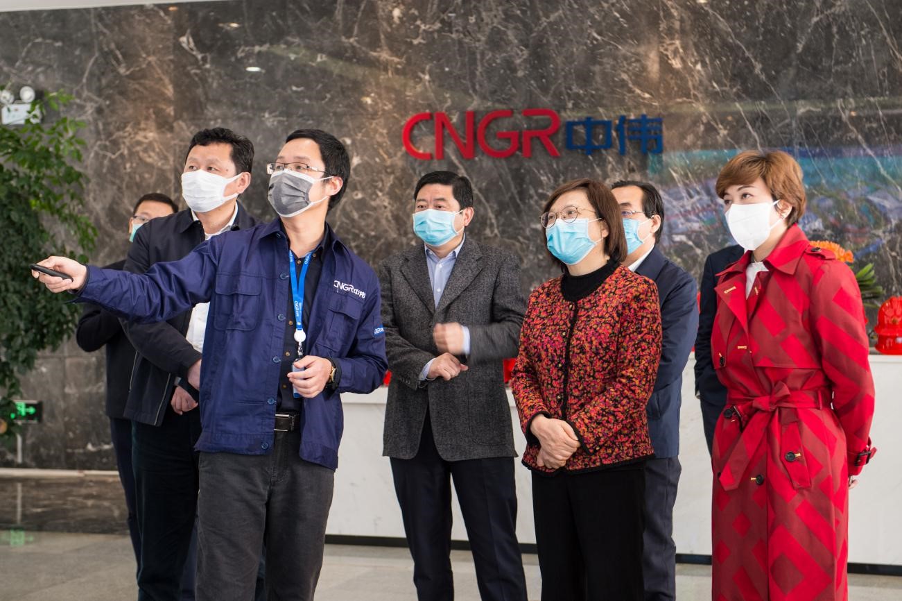 湖南省委常委、常務(wù)副省長謝建輝赴中偉視察復(fù)工復(fù)產(chǎn)工作